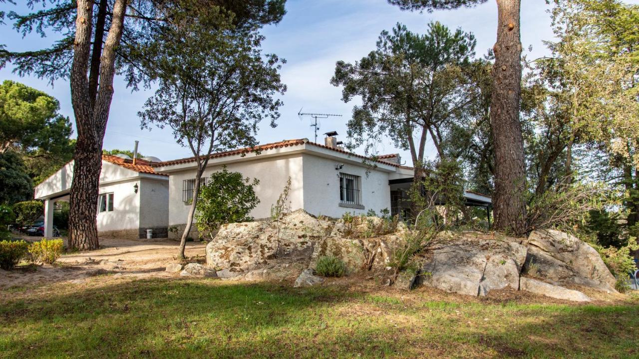 Chalet Con Piscina En Torrelodones Buitenkant foto