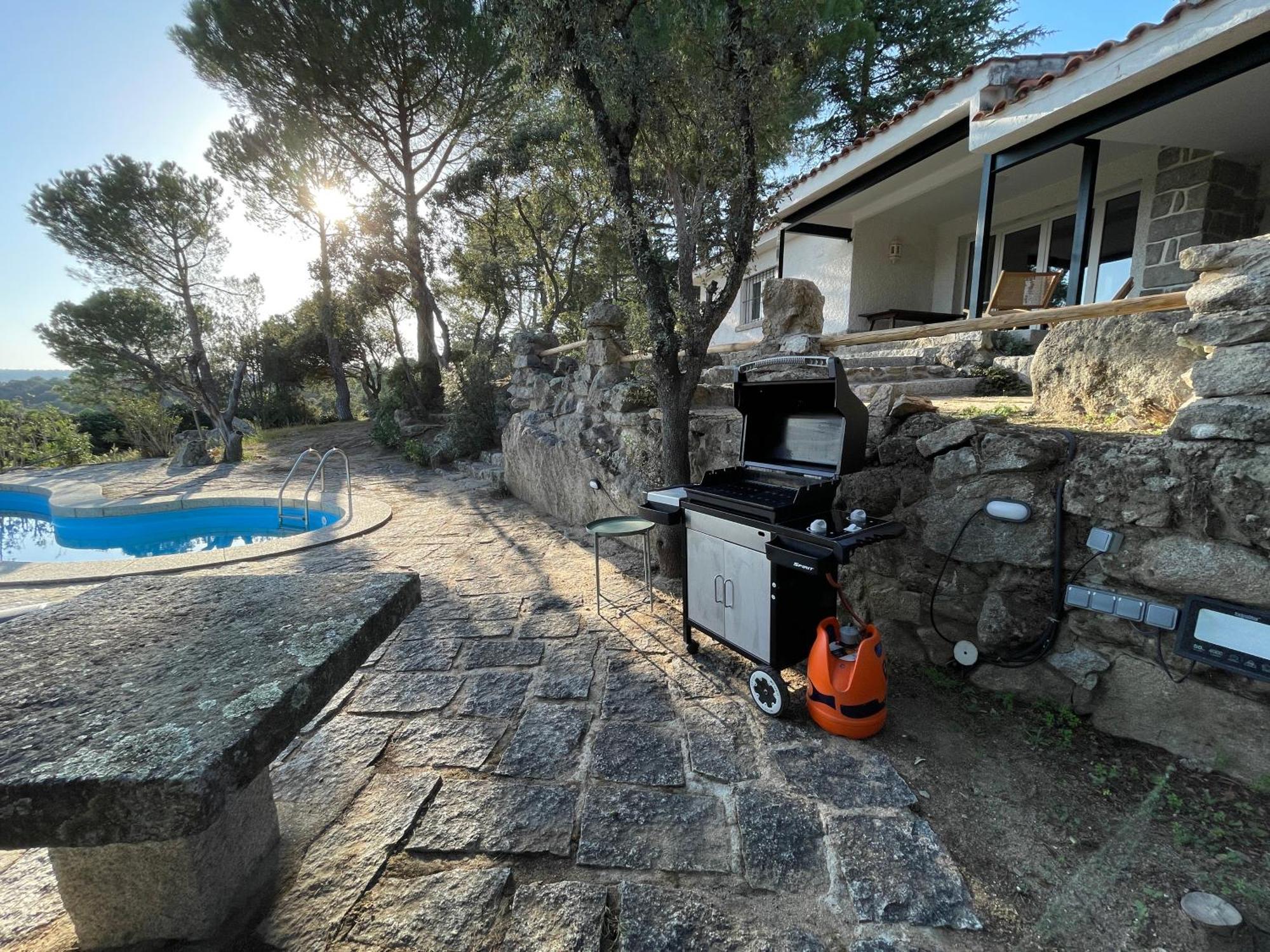 Chalet Con Piscina En Torrelodones Buitenkant foto