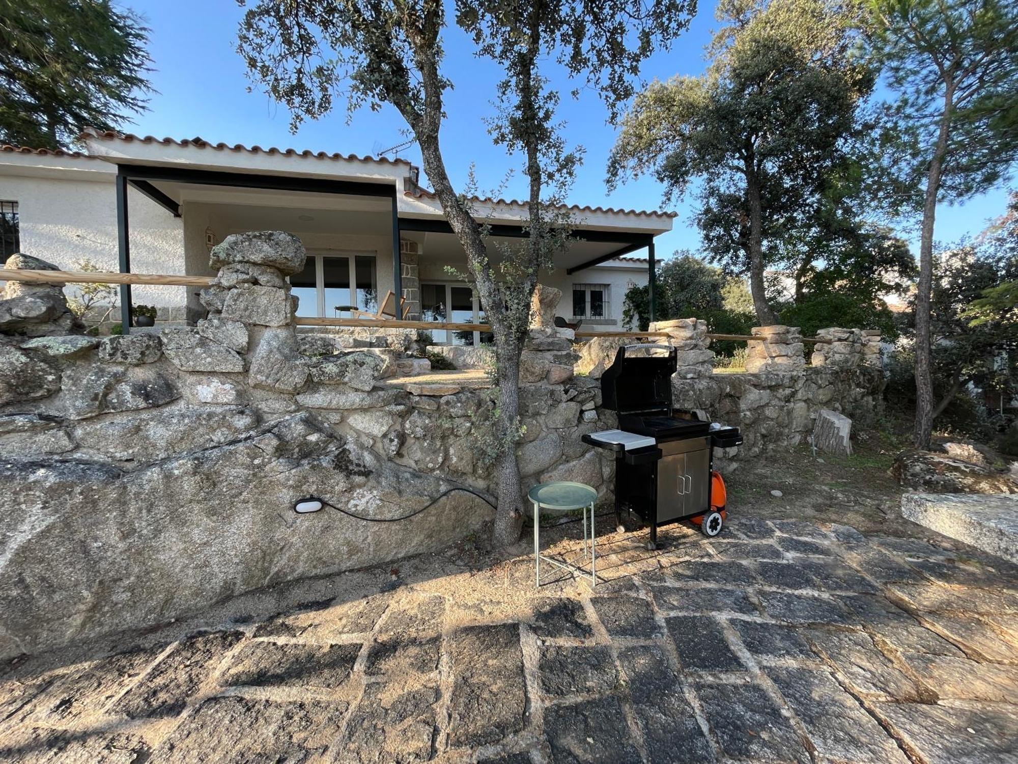 Chalet Con Piscina En Torrelodones Buitenkant foto