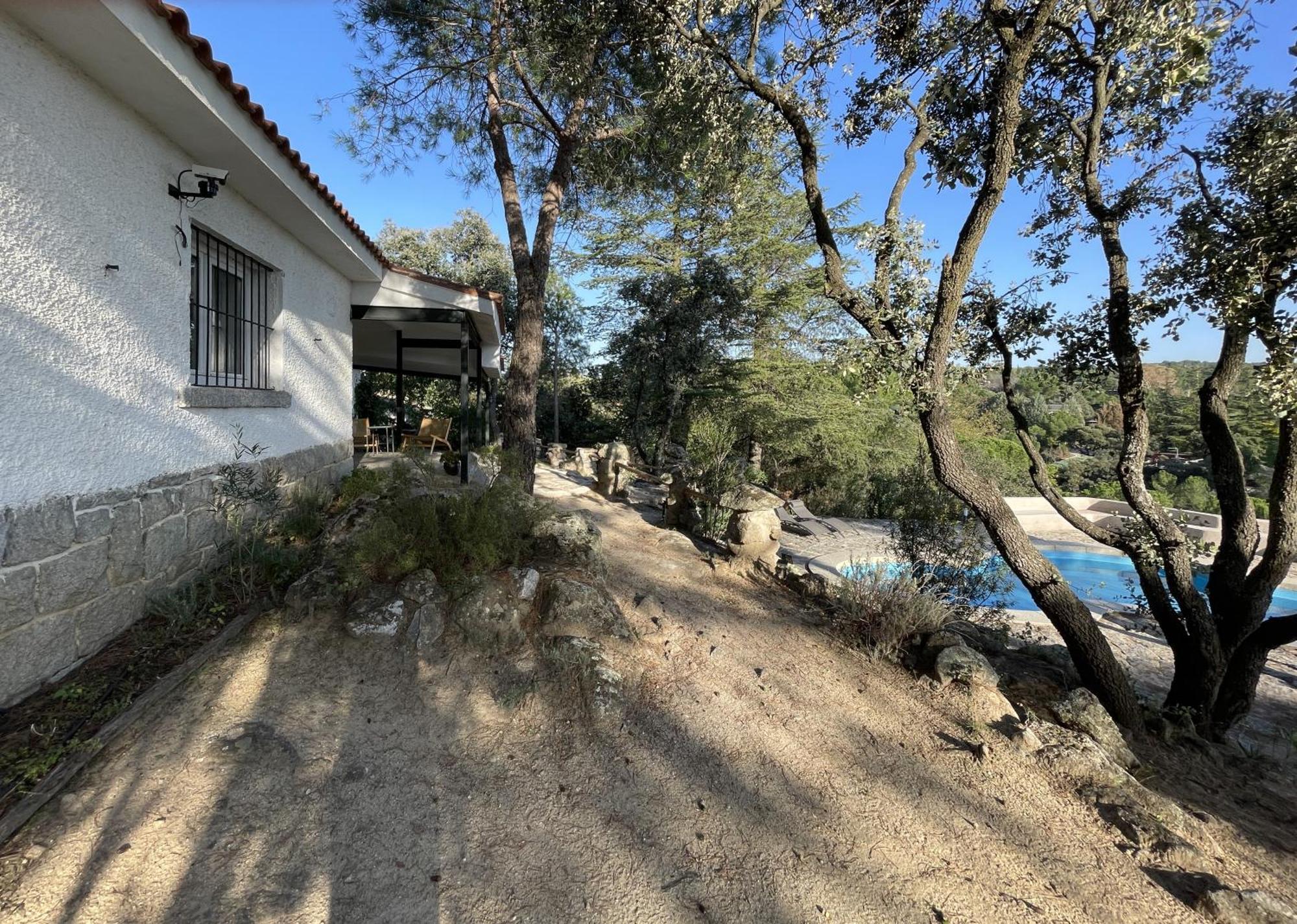 Chalet Con Piscina En Torrelodones Buitenkant foto